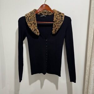Emerson Lang Leopard Faux‎ Fur Collar Ribbed Button-Up Sweater Top – Size L